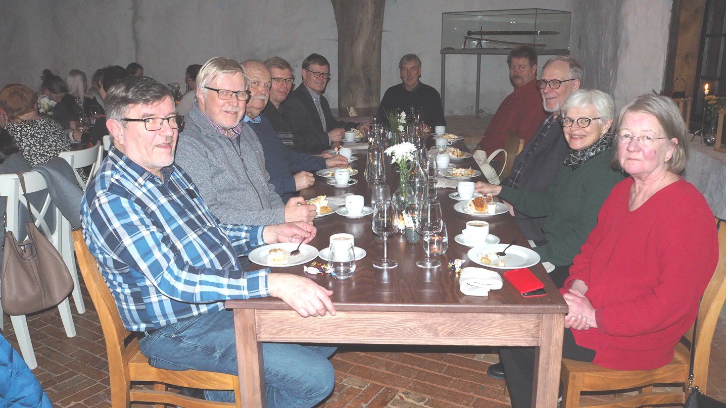 Kuva 1. Hallituksen kokous Rikalan Krouvissa 7.12.2022.